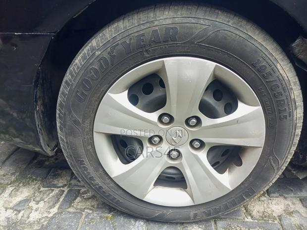 Hyundai Elantra 2010 Black