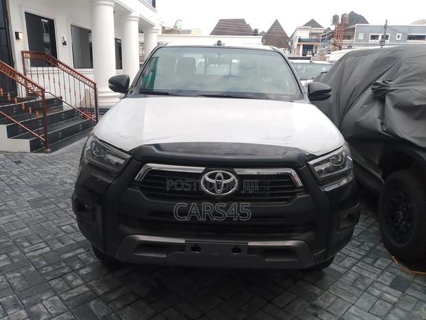 Toyota Hilux 2025 Black