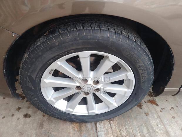 Toyota Venza 2010 Gold