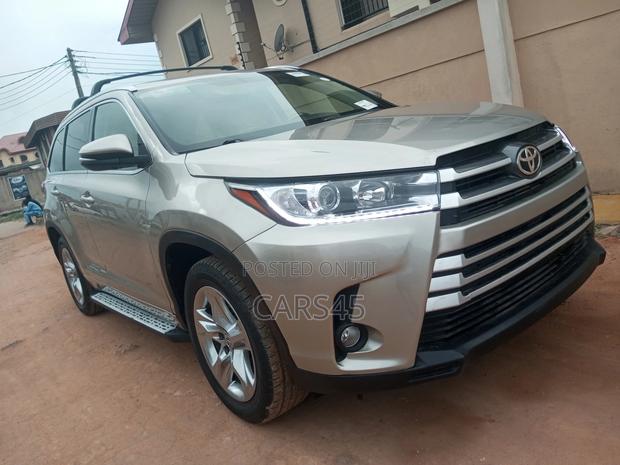 Toyota Highlander 2015 Gold