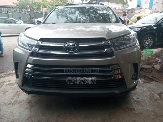 Toyota Highlander 2015 Gold