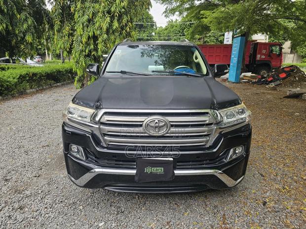 Toyota Land Cruiser 2016 Black