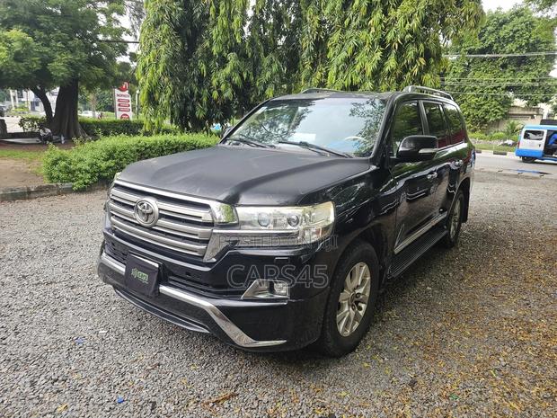 Toyota Land Cruiser 2016 Black
