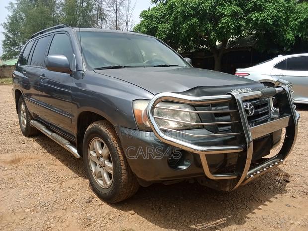 Toyota Highlander 2005 Gray