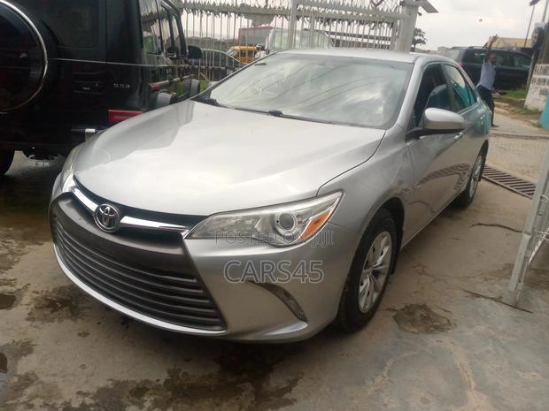 Toyota Camry 2017 Silver