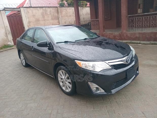 Toyota Camry XLE 4dr Sedan (2.5L 4cyl 6A) 2014 Black