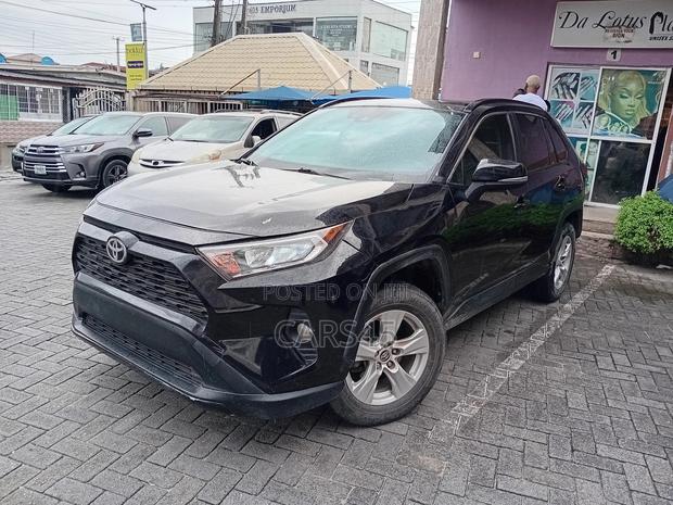 Toyota RAV4 2021 Black