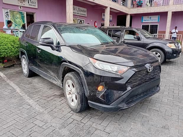 Toyota RAV4 2021 Black