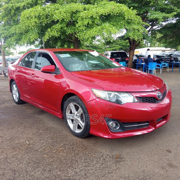 Toyota Camry 2014 Red