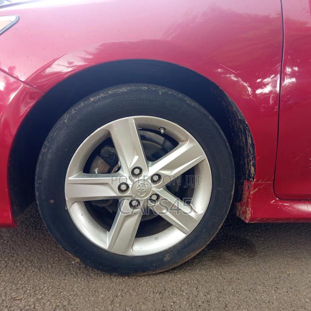 Toyota Camry 2014 Red