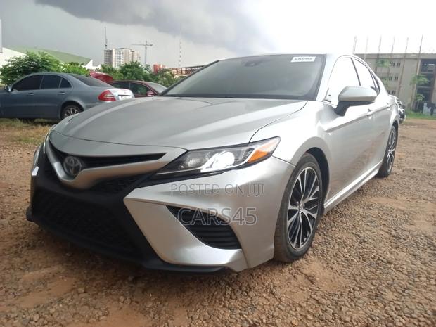 Toyota Camry 2018 Gray