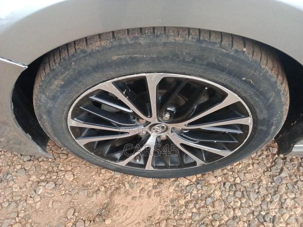 Toyota Camry 2018 Gray