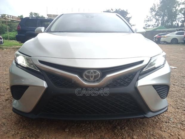 Toyota Camry 2018 Gray