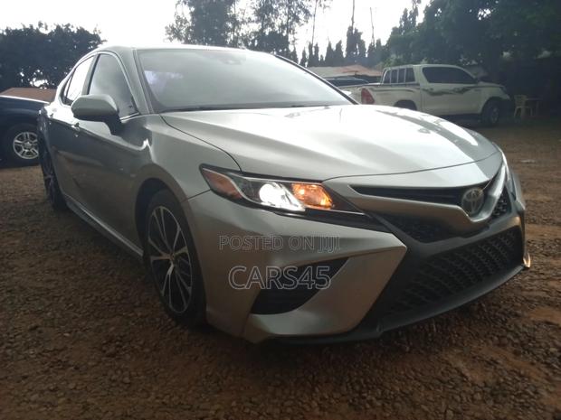 Toyota Camry 2018 Gray