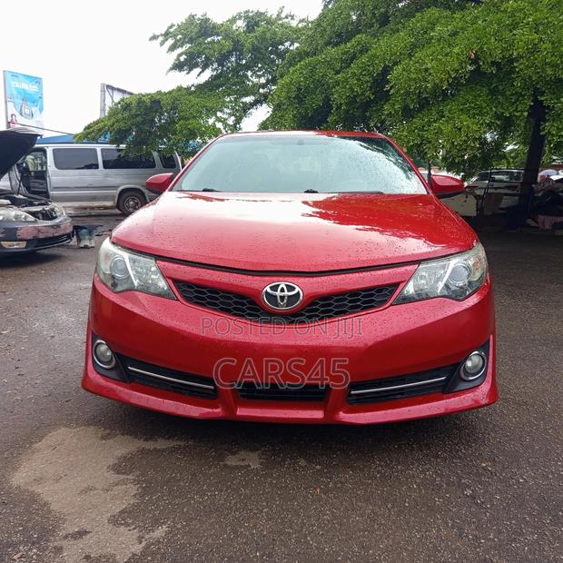 Toyota Camry 2014 Red