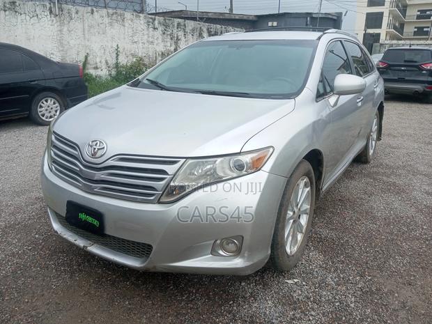 Toyota Venza 2010 Silver