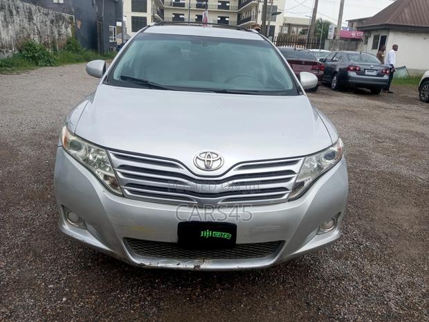 Toyota Venza 2010 Silver