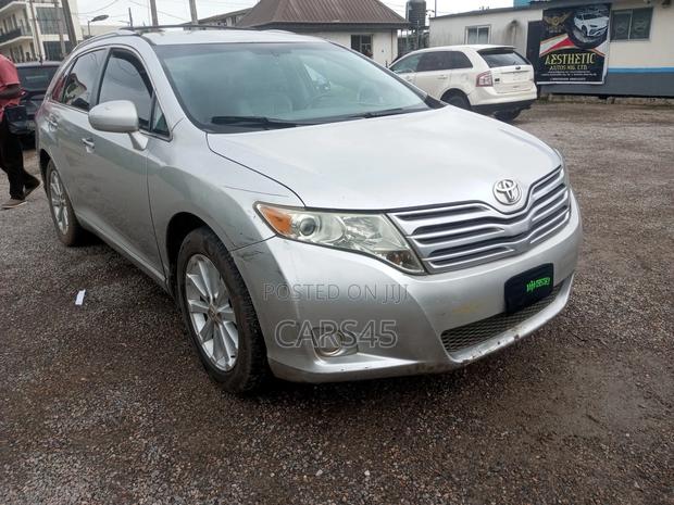 Toyota Venza 2010 Silver