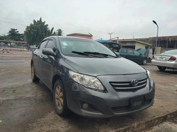 Toyota Corolla 2010 Gray