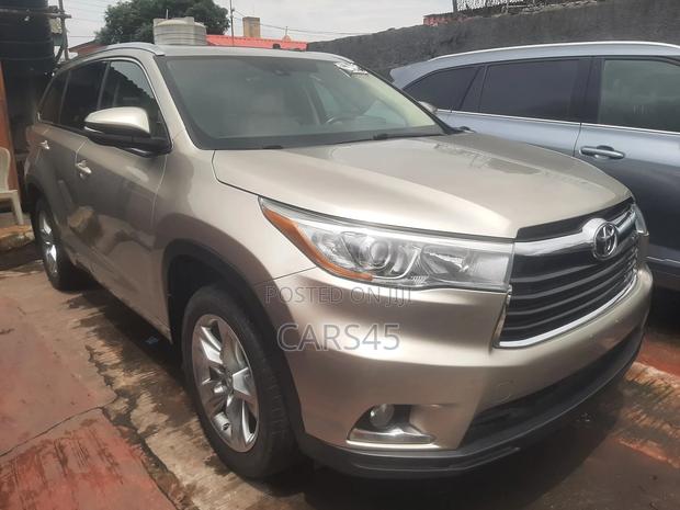 Toyota Highlander 2015 Gold