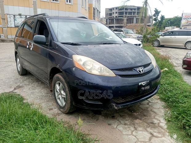 Toyota Sienna 2006 Blue