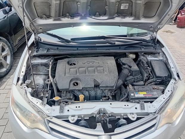 Toyota Corolla 2015 Silver