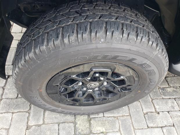 Toyota Hilux 2025 Black
