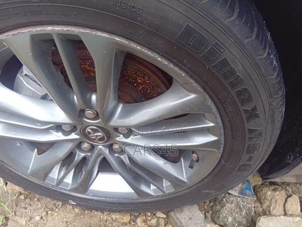 Toyota Camry 2017 Silver