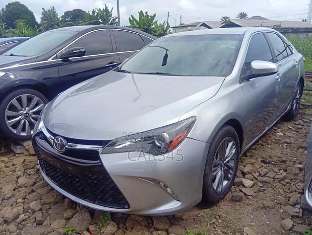 Toyota Camry 2017 Silver
