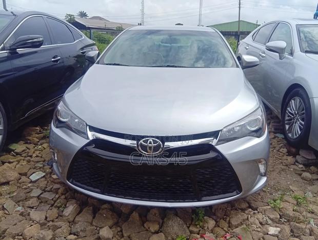 Toyota Camry 2017 Silver