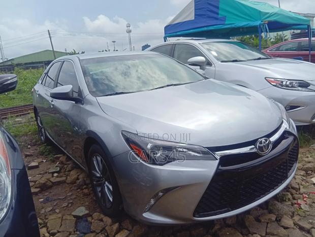 Toyota Camry 2017 Silver