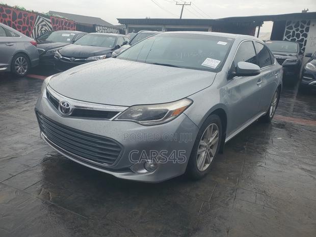 Toyota Avalon XLE 4dr Sedan (3.5L 6cyl 6A) 2015 Silver