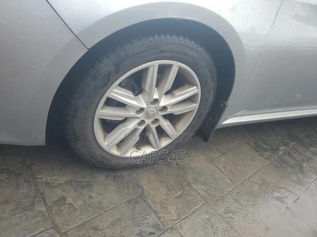 Toyota Avalon XLE 4dr Sedan (3.5L 6cyl 6A) 2015 Silver