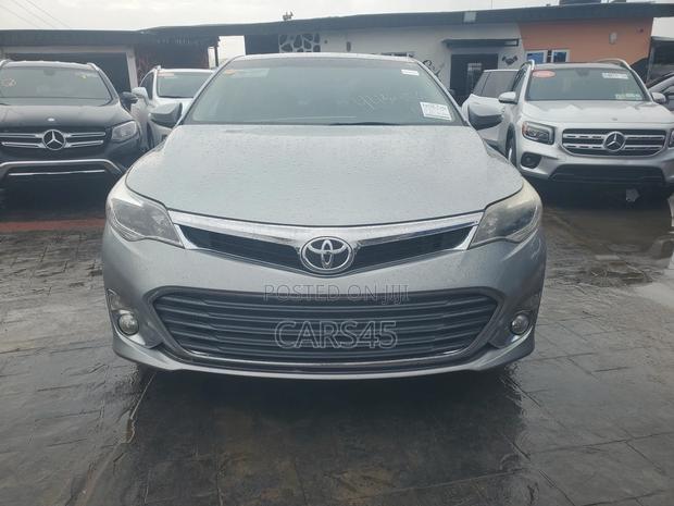 Toyota Avalon XLE 4dr Sedan (3.5L 6cyl 6A) 2015 Silver