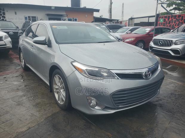 Toyota Avalon XLE 4dr Sedan (3.5L 6cyl 6A) 2015 Silver