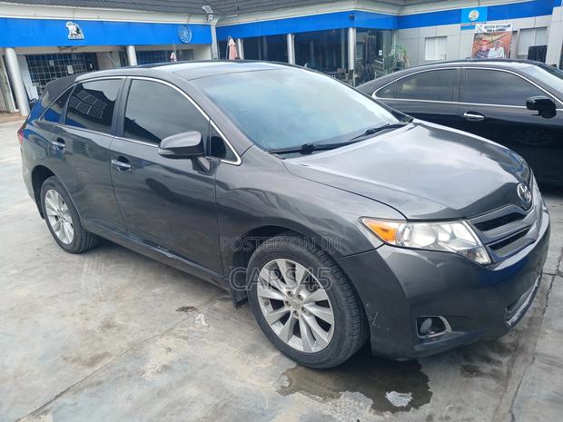 Toyota Venza XLE 4dr Wagon (2.7L 4cyl 6A) 2015 Gray