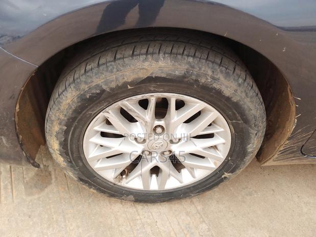 Toyota Camry 2016 Blue