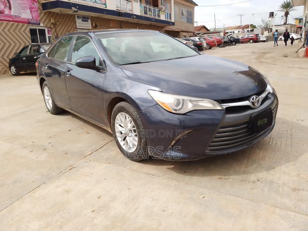 Toyota Camry 2016 Blue