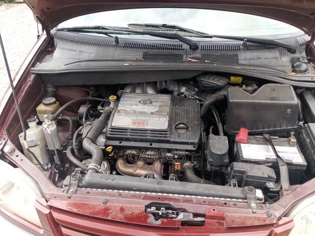 Toyota Sienna 2002 Red