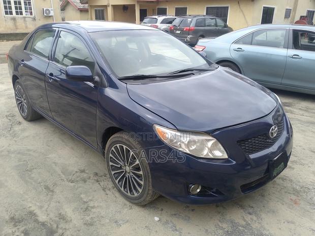 Toyota Corolla 2010 Blue