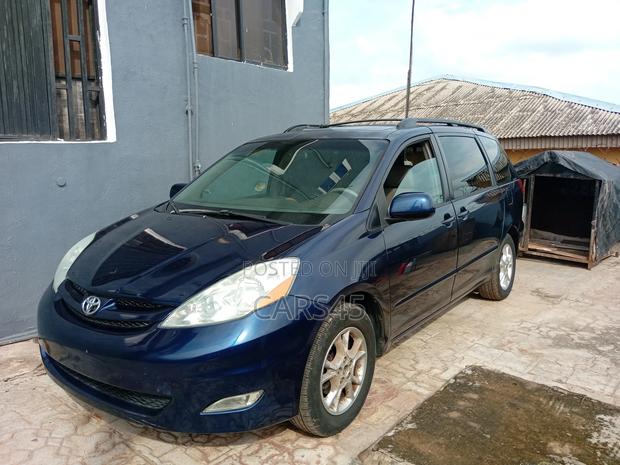 Toyota Sienna 2006