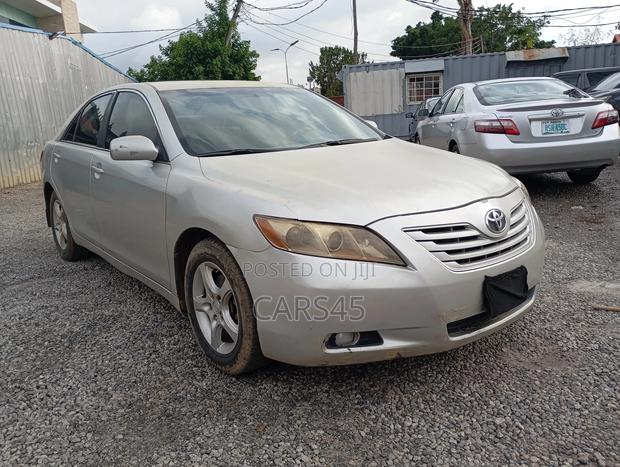 Toyota Camry 2007 Gray