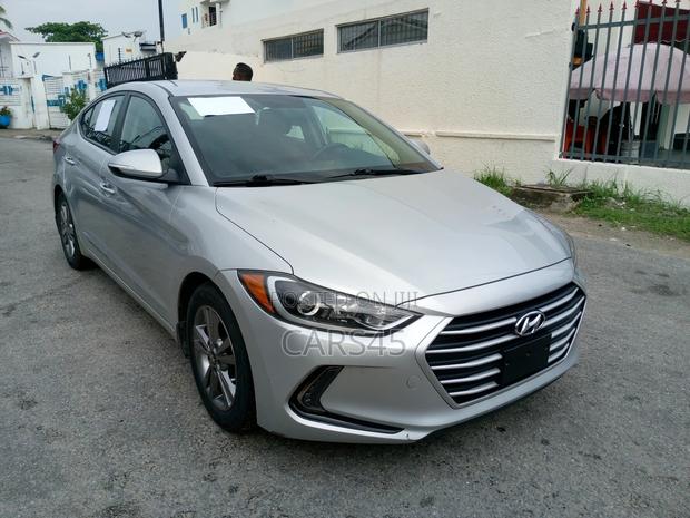 Hyundai Elantra 2018 Silver