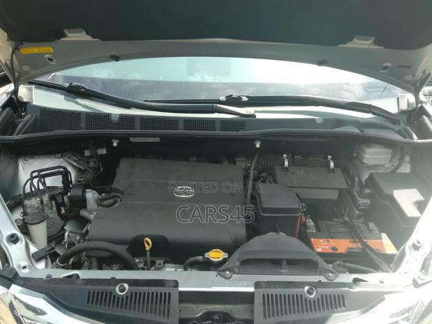 Toyota Sienna 2014 Silver