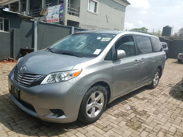 Toyota Sienna 2014 Silver