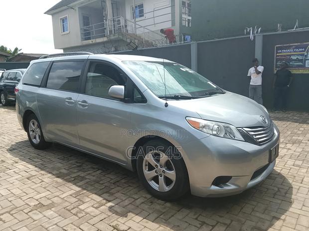 Toyota Sienna 2014 Silver