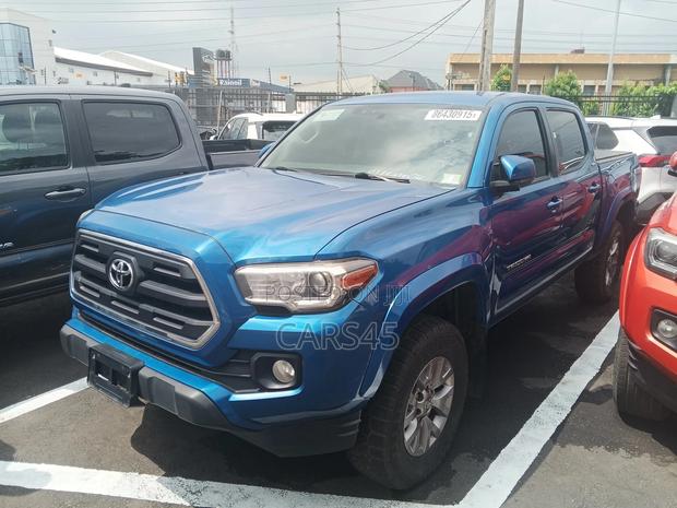 Toyota Tacoma 2017 Blue