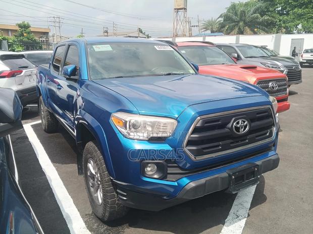 Toyota Tacoma 2017 Blue