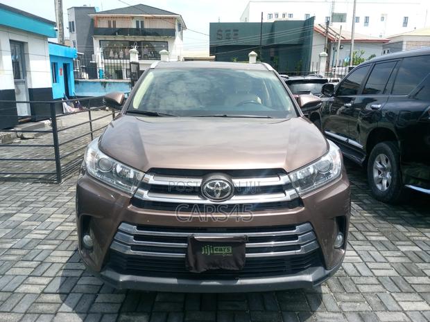 Toyota Highlander 2019 Brown