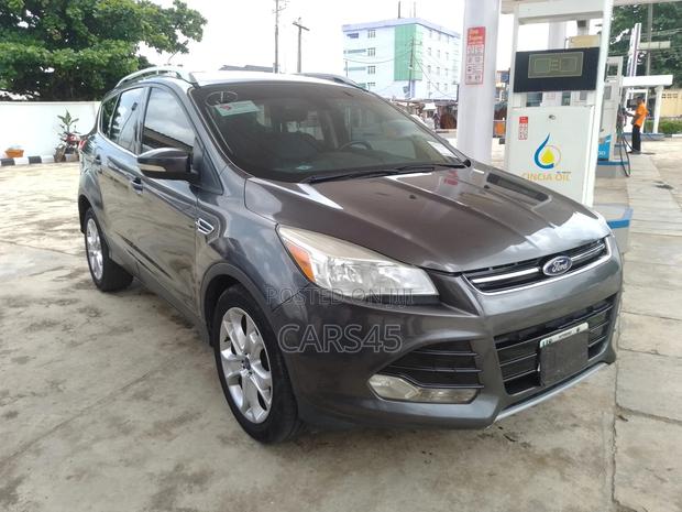 Ford Escape Titanium 4dr SUV AWD (1.6L 4cyl Turbo 6A) 2015 Gray
